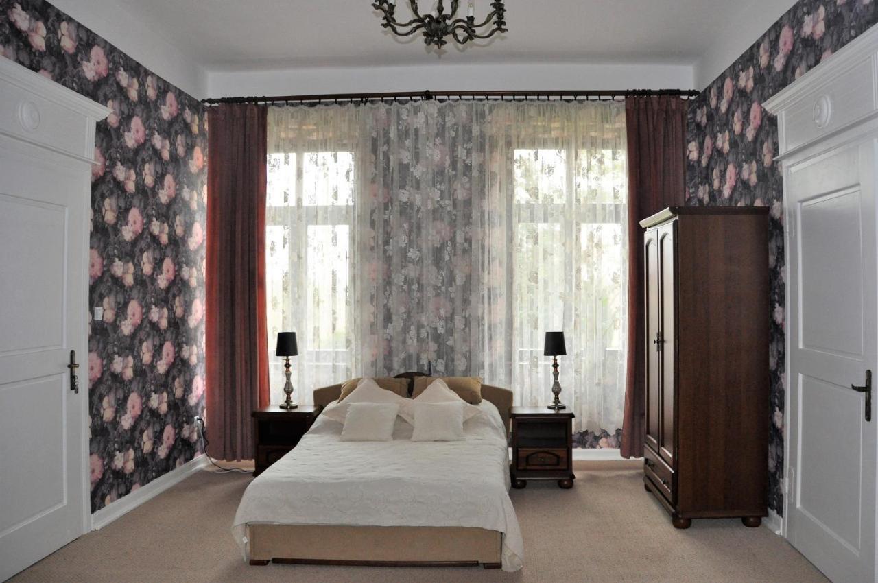 Folwark Goscino-Dwor Bed & Breakfast Ngoại thất bức ảnh
