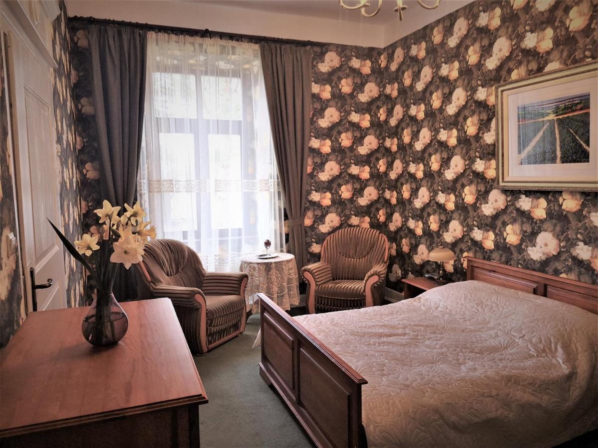 Folwark Goscino-Dwor Bed & Breakfast Ngoại thất bức ảnh