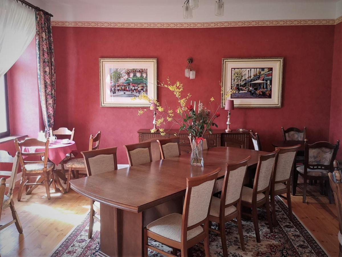 Folwark Goscino-Dwor Bed & Breakfast Ngoại thất bức ảnh