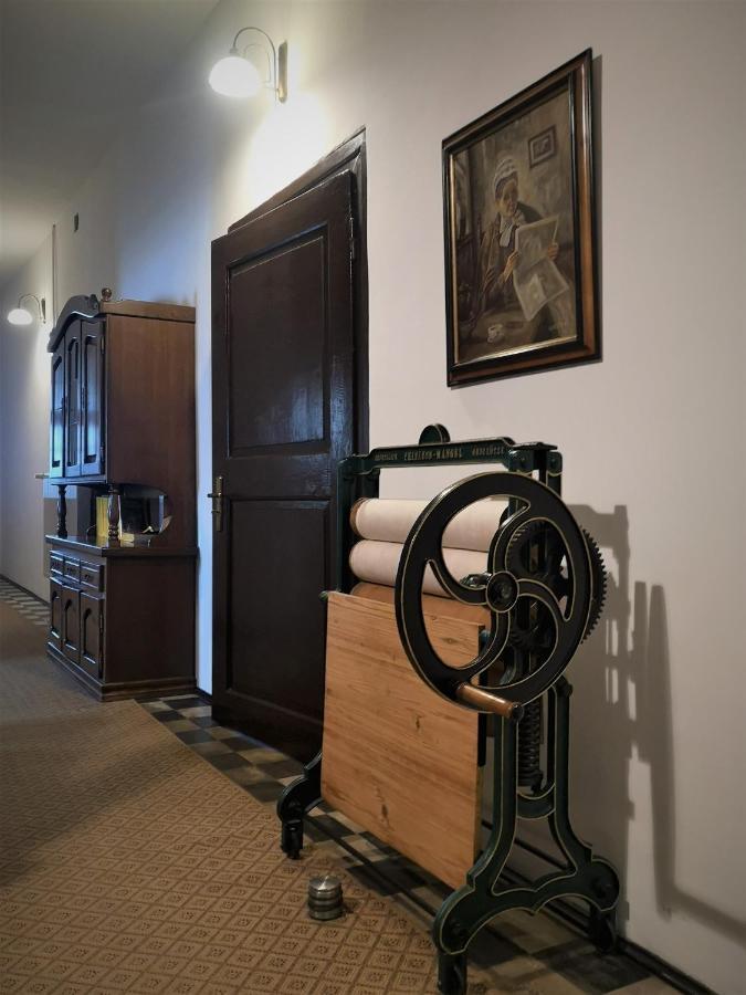 Folwark Goscino-Dwor Bed & Breakfast Ngoại thất bức ảnh